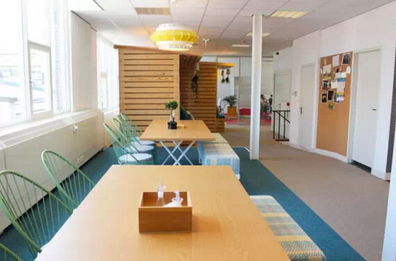 洋溢輕松的創意辦公空間