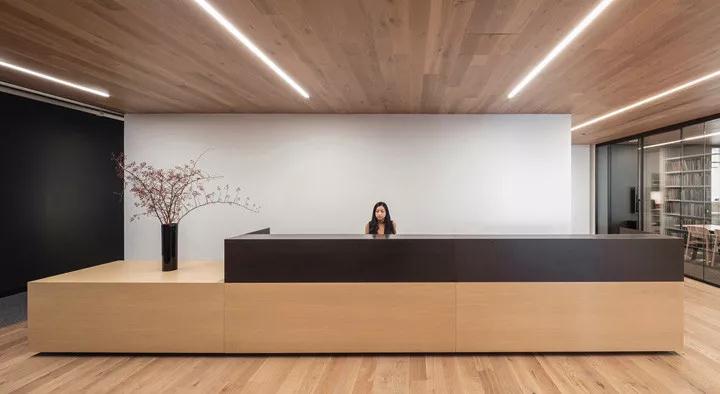 形与色的结合 加拿大建筑师事务所总部办公室设计