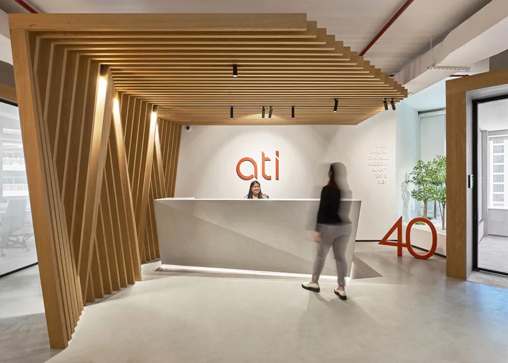 木色亲自然 ATI Architects建筑公司迪拜总部办公空间设计欣赏