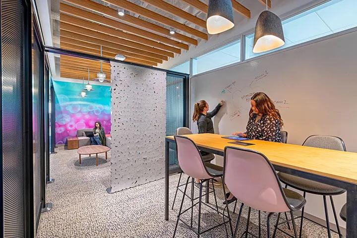 颠覆传统 软件巨头Adobe公司总部创意办公空间设计欣赏